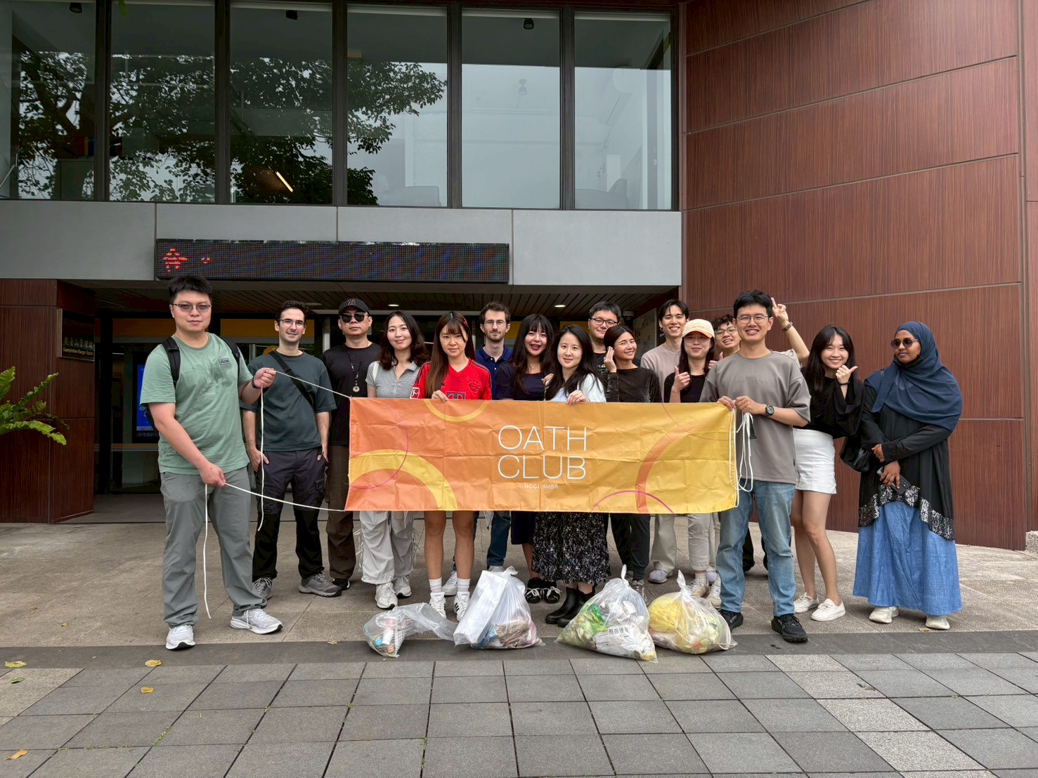 LINE_ALBUM_0418_260423_1_0